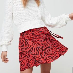 Aritzia red skirt